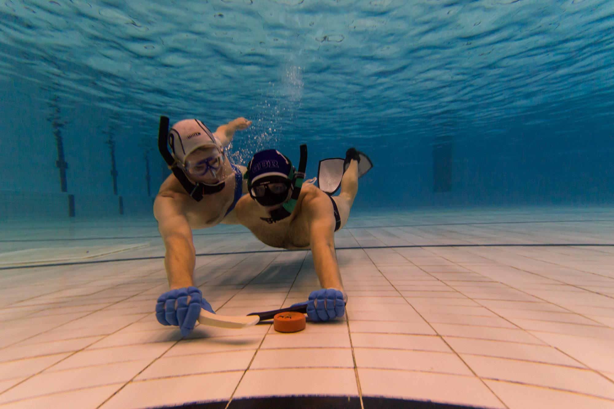 underwater hockey tourist