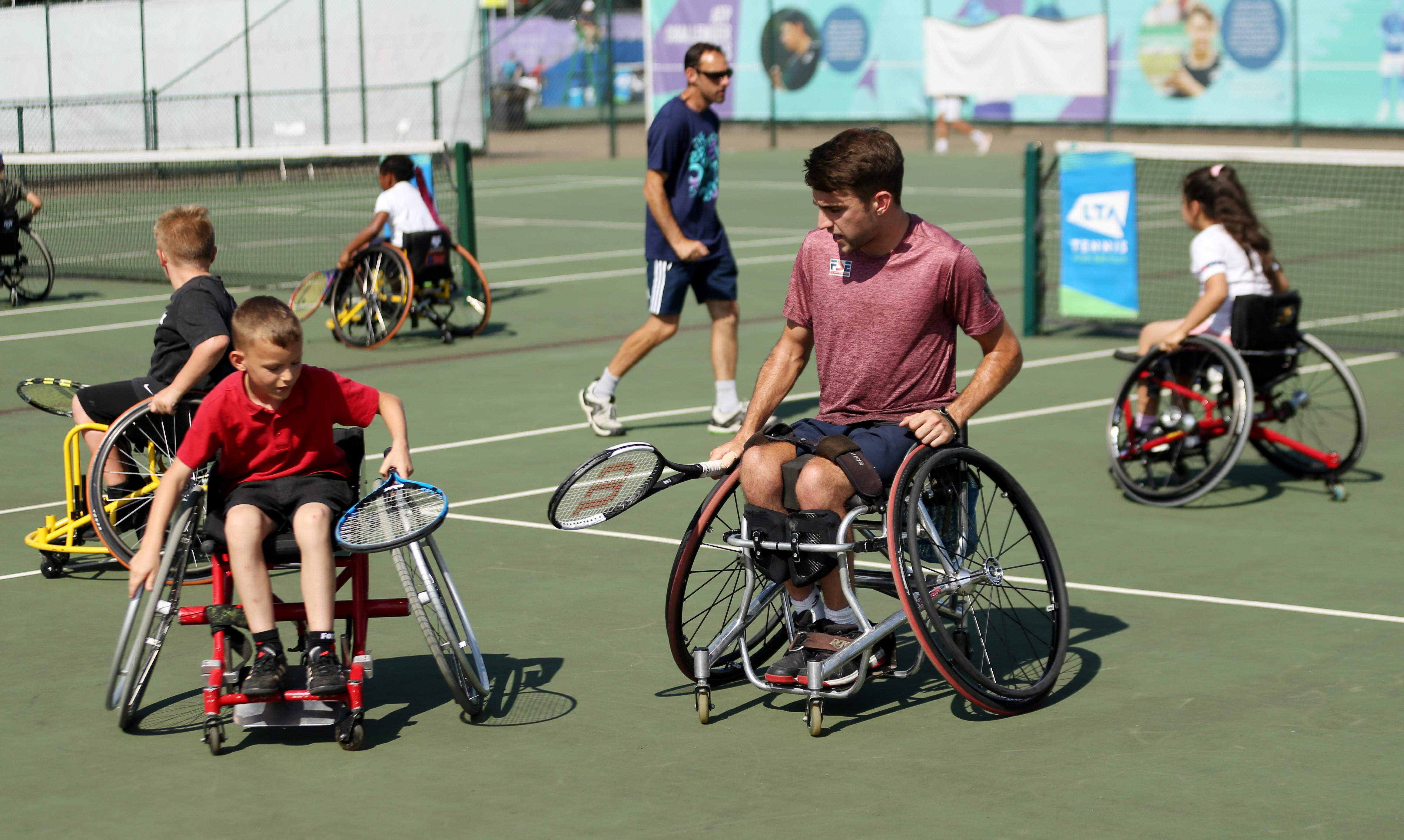 Wheelchair Tennis 2 ()